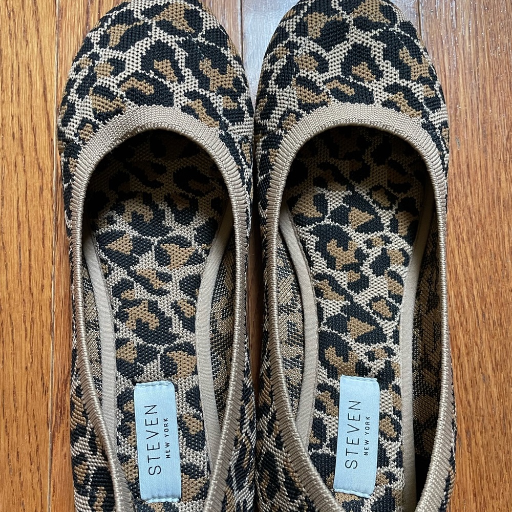 Steven by Steve Madden leopard print fabric stretch shoe, new with tag